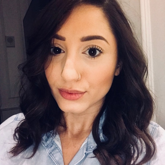 Meet your Posher, Jennell - Picture 1 of 1